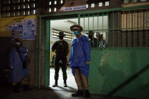 En IMÁGENES: Ni los espantos se presentaron a la “operación remate” del fraude electoral