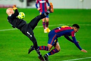 Barcelona despidió un año para olvidar tras empatar con el Eibar