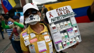 Dictadura de Maduro condena a muerte a pacientes de VIH: Fallecimientos se duplicaron en un año (Video)