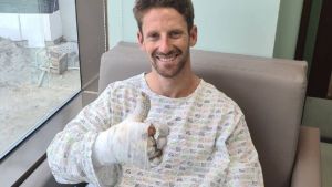 Grosjean sale del hospital tres días después de su accidente