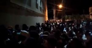 VIDEO: Protestaron en Güiria para exigir que siga la búsqueda de los desaparecidos en naufragio