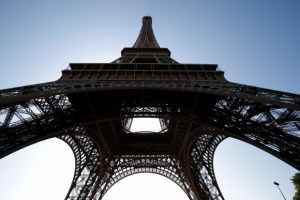 Pospuesta la reapertura de la Torre Eiffel “hasta nuevo aviso”