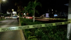 Arrestaron a dos mujeres por limpiar escena donde asesinaron a exgobernador mexicano