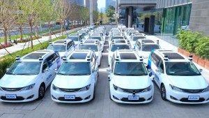 EN VIDEO: Ya salió la primera flota de taxis robóticos, sin conductor ni control remoto