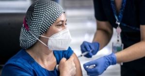 El testimonio de la primera mujer vacunada contra el Covid-19 en Sudamérica