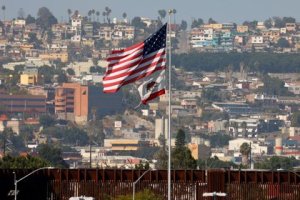 EEUU extiende restricciones en las fronteras de México y Canadá hasta el 21 de enero