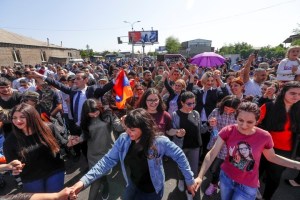 Oposición armenia lanza campaña de “desobediencia civil”