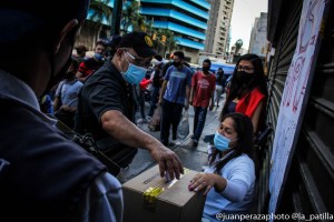 ABC: Los chavistas ignoran a Maduro y muchos votan en la consulta de Guaidó