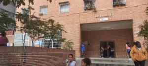 Centro fraudulento de votación del régimen en la Misión Vivienda de la Av. Solano López este #6Dic (Fotos)