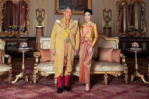 Otro escándalo en Tailandia: La reina filtró fotos de sexo explícito de la amante oficial de su esposo, el rey Rama X
