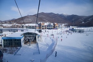 Etapa de Copa del mundo femenina de esquí en Yanqing es trasladada a Val di Fassa