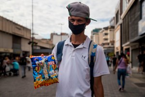 Ventas de chucherías se usan como el “resuelve” de los venezolanos