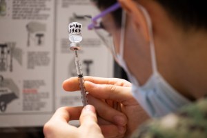 Una enfermera, la primera que recibirá la vacuna el #27Dic en Italia