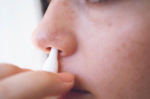Compañía de Nueva York iniciará ensayos en humanos de una vacuna Covid-19 en gotas nasales