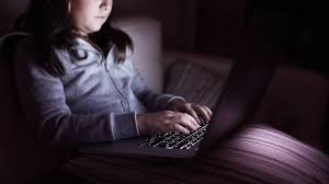 Los abusos sexuales en línea contra los niños se dispararon con el confinamiento