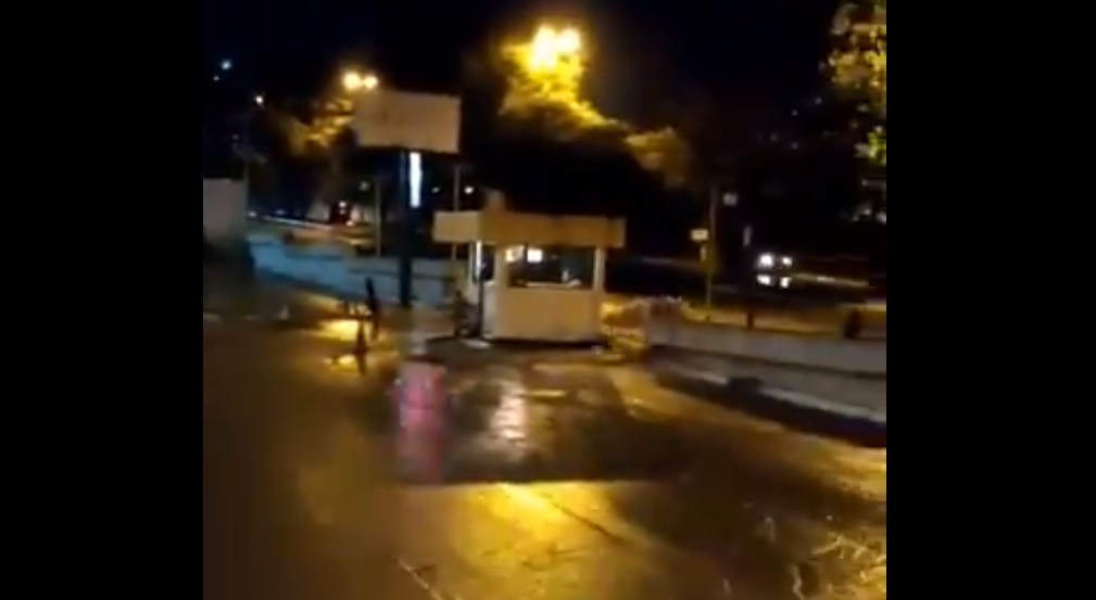 Fuerte lluvia en la ciudad de Mérida encendió las alarmas en varios sectores #23Dic (VIDEO)