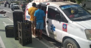 Lo multaron en Colombia porque trasladaba decenas de cajas de cerveza… ¡Dentro de una ambulancia! (FOTOS)