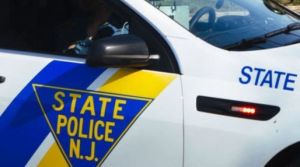 Mujer le disparó a un policía mientras huía de ellos en una autopista de Nueva York
