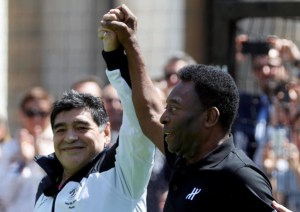 “Te amo, Diego”: el nuevo mensaje de Pelé a Maradona