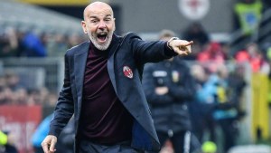 El AC Milan recupera a su entrenador Pioli tras superar el Covid-19