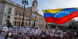 Venezolanos protestaron en Madrid contra el show electoral de Maduro (Video)