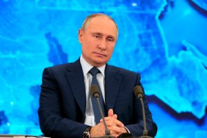 Rusia debe alcanzar la inmunidad de rebaño en otoño, vaticinó Putin