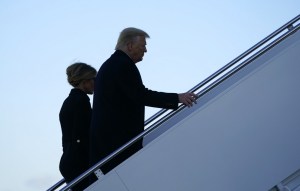 Donald Trump aterriza en Palm Beach poco antes de la juramentación de Joe Biden