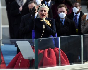 EN VIDEO: Lady Gaga interpretó el himno nacional de los EEUU durante el acto de investidura de Joe Biden