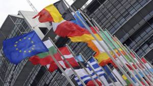 Miembros de la UE piden que se ayude a países del este en vacunación contra Covid-19