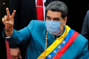 Ex abogado venezolano se declara culpable de aceptar millones para acuerdos de préstamos al régimen