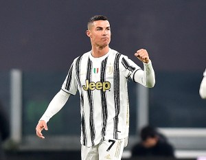 Cristiano Ronaldo, máximo goleador en Italia, tras lograrlo en Inglaterra y España