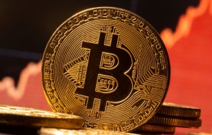 BofA aconseja huir de acciones “espumosas” y tener cuidado de burbuja del bitcoin