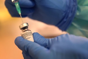 Nueva York vacunará contra el coronavirus las 24 horas