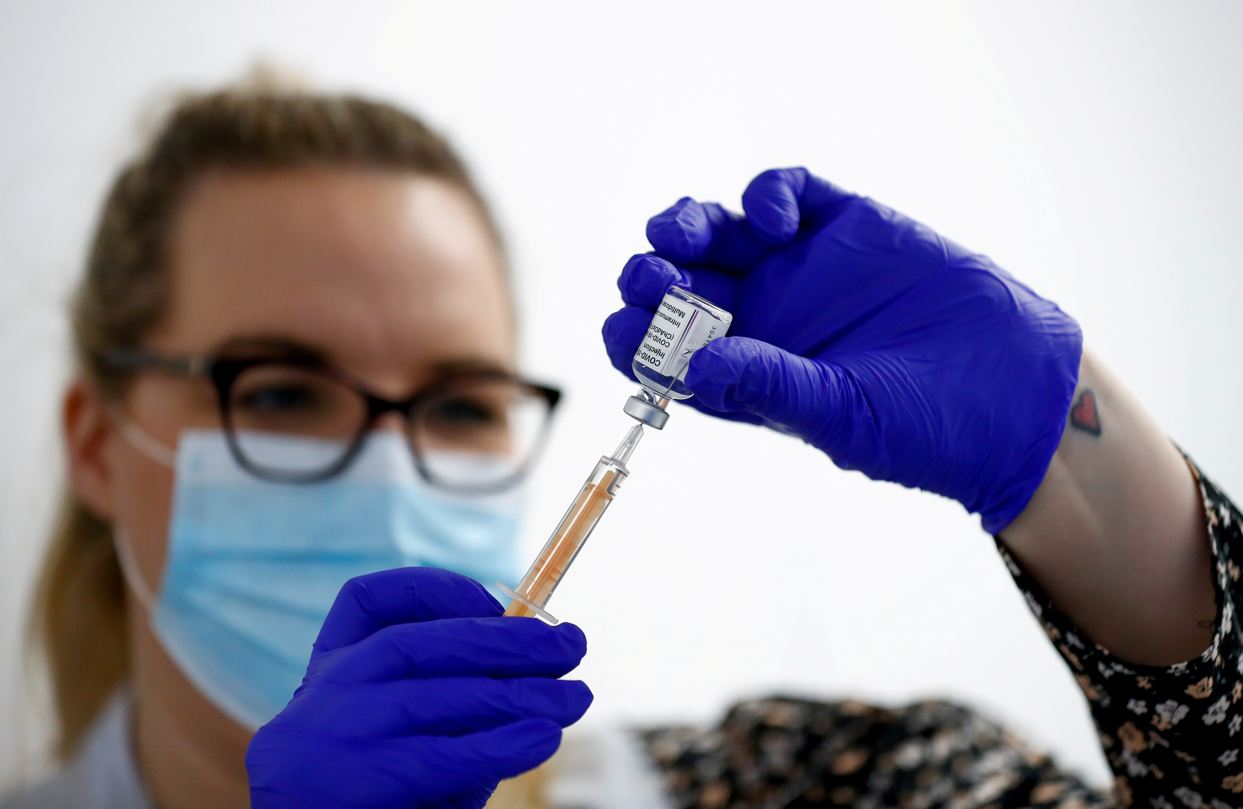 Estudio revela que la vacuna de Oxford es menos efectiva frente a la variante sudafricana del coronavirus