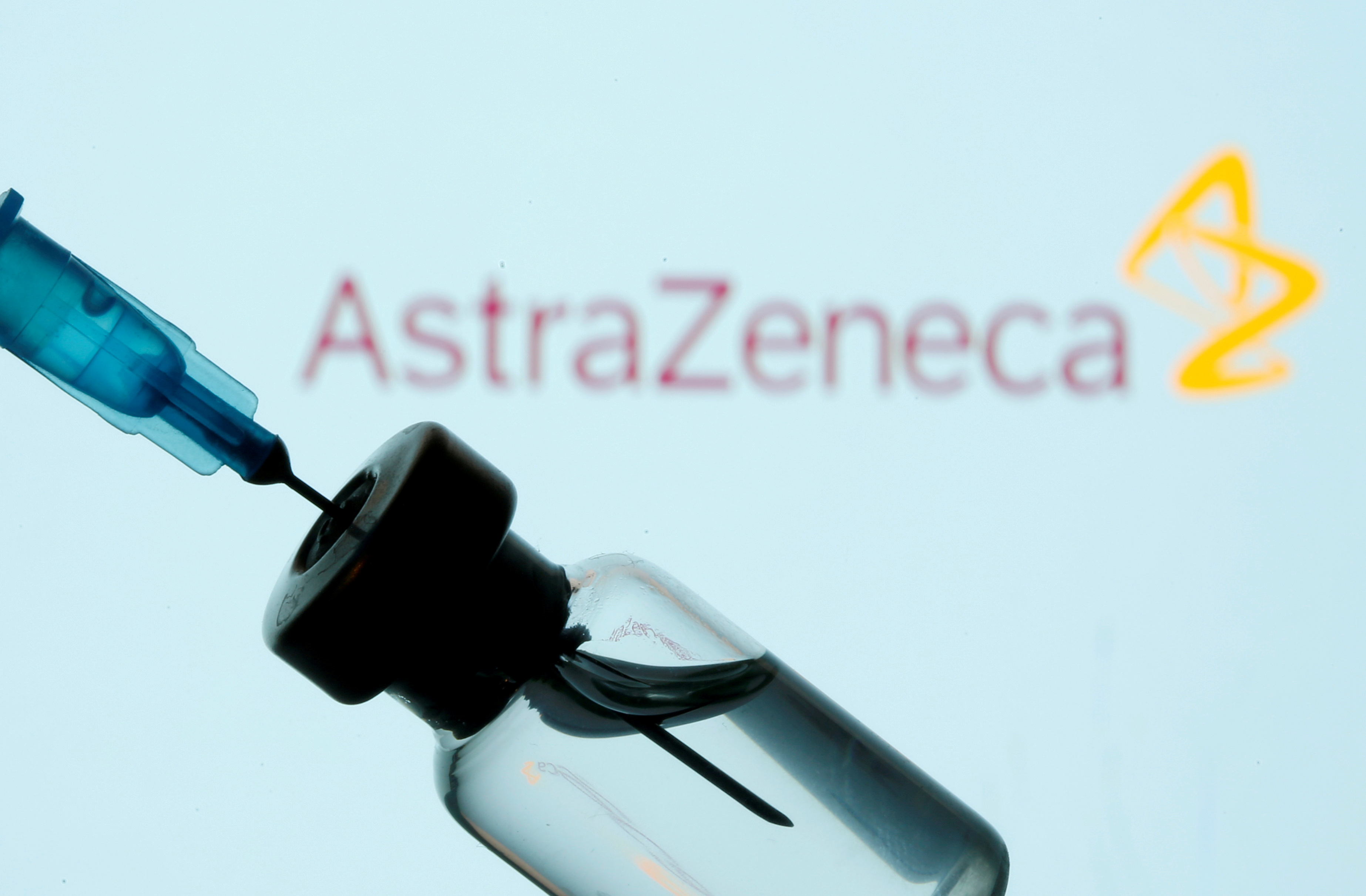Mayoría de países europeos no aplicará la vacuna AstraZeneca a personas de más de 65 años