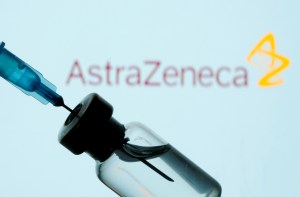Portugal desaconseja vacuna de AstraZeneca en mayores de 65 años