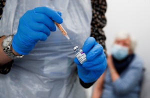 Dinamarca primer país europeo en abandonar de manera definitiva vacuna de AstraZeneca