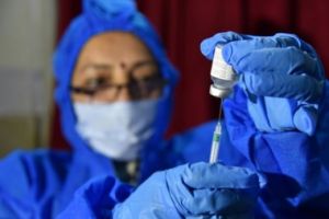 La falta de datos sobre la vacuna india contra el coronavirus preocupa a los médicos