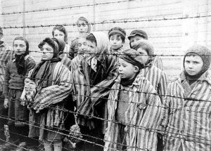 “¿Cómo se llora a seis millones de muertos?”: Un homenaje en memoria de las víctimas del Holocausto