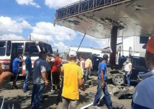 En IMÁGENES: Explosión de un vehículo en una estación de servicio estremeció Barquisimeto