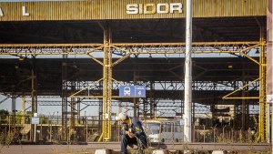 Terrorismo laboral: Suspenden salarios a cuatro dirigentes sindicales de Sidor por protestar por sus derechos
