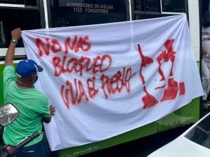 ¡Insólito! Transportistas chavistas inician una caravana por Caracas para pedir la libertad de Alex Saab (IMÁGENES)