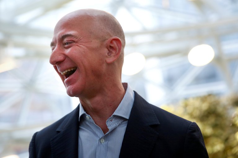 Jeff Bezos le puso fecha a su despedida como CEO de Amazon