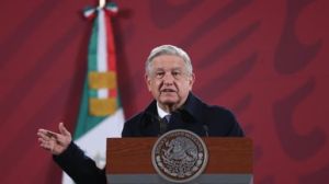 México promete garantizar que indocumentados accedan a vacuna en EEUU