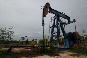 Venezuela produjo 520 mil b/d de petróleo en agosto (encuesta Platts)
