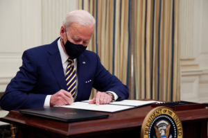 Biden firmará decreto para impulsar a comprar productos hechos en Estados Unidos