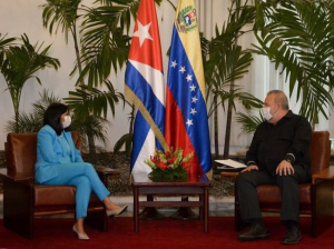 Delcy Eloína negoció con Cuba una estrategia común para evadir sanciones internacionales