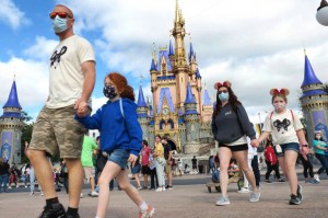 Disney abrió parques a pesar de la cepa británica del coronavirus encontrada en Florida