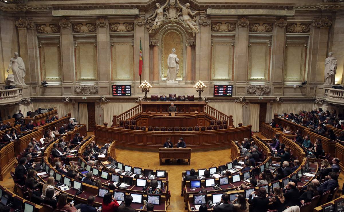Parlamento portugués legaliza la eutanasia