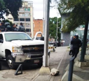 Fuerte despliegue policial en Caracas por presentación de la #MemoriayCuento de Maduro ante su AN fraudulenta
